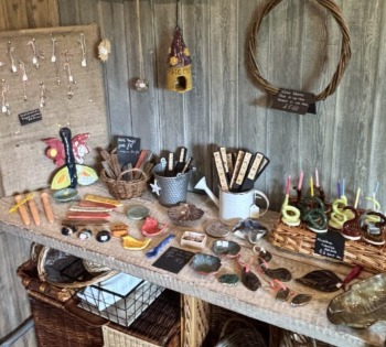 Shop, pottery